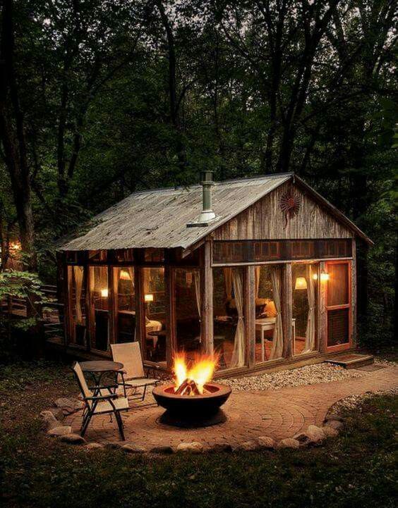 Small log cabin, Cabin homes, Small hou