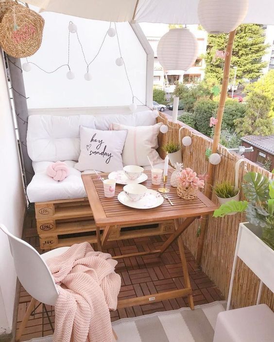 Pinterest: LoveMeSoNaturally | Apartment balcony decorating .