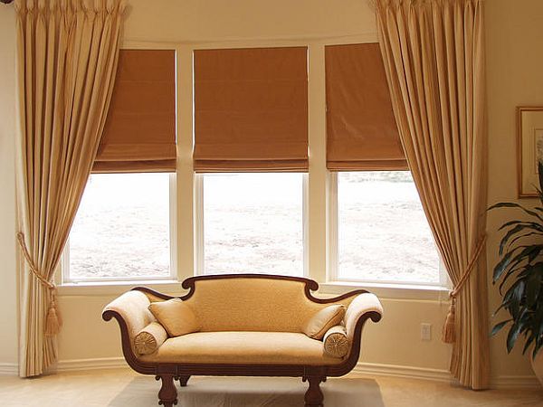 5 Ways to Decorate Your Bay Window | Living room blinds, Blinds .
