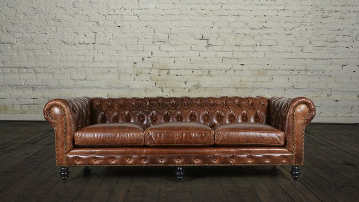 COCOCO Home | Traditional Chesterfield Leather Sofa - Made in USA .
