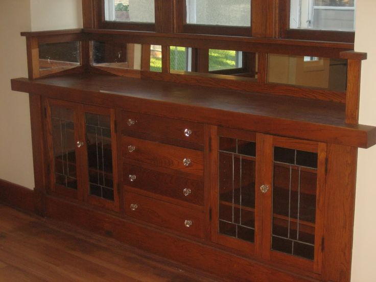 Built in buffet. I love the Craftsman style. | Built in buffet .