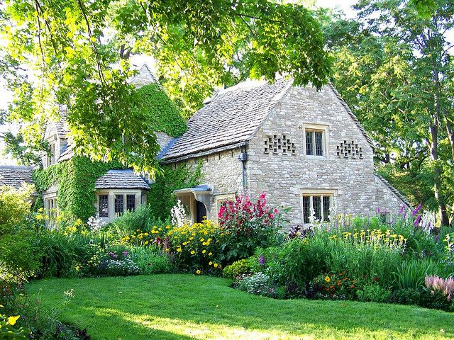 Cotswold Cottage | Beautiful homes, Cotswolds cottage, Country cotta