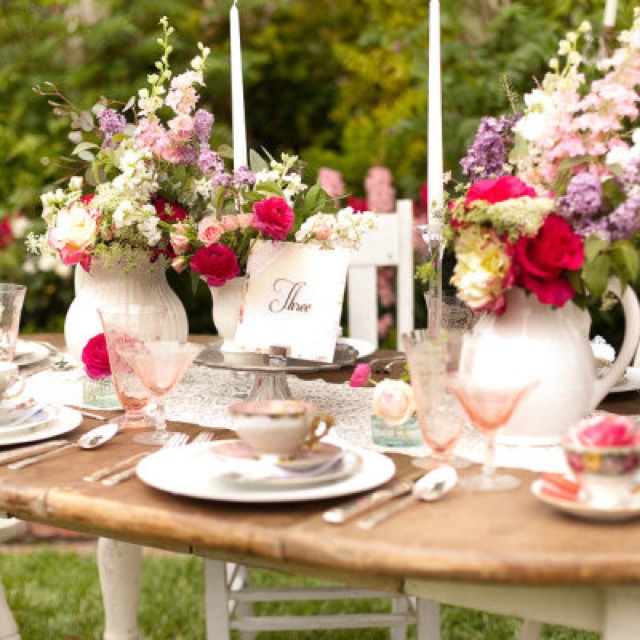 English garden. | Garden party decorations, Reception flowers .