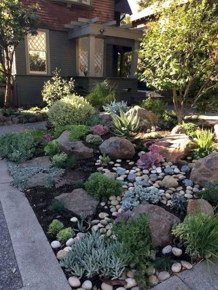 Gorgeous Front Yard Landscaping Ideas For Your Home | Small front .
