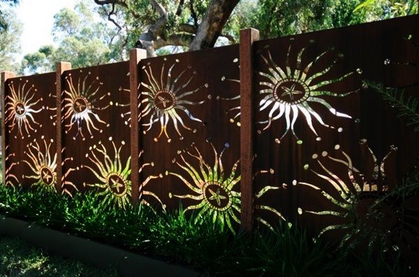40 Creative Garden Fence Decoration Ideas | Fence art, Fence decor .