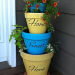 60+ Ιδέες-Σχέδια για να βάψετε γλάστρες | Stacked flower pots .