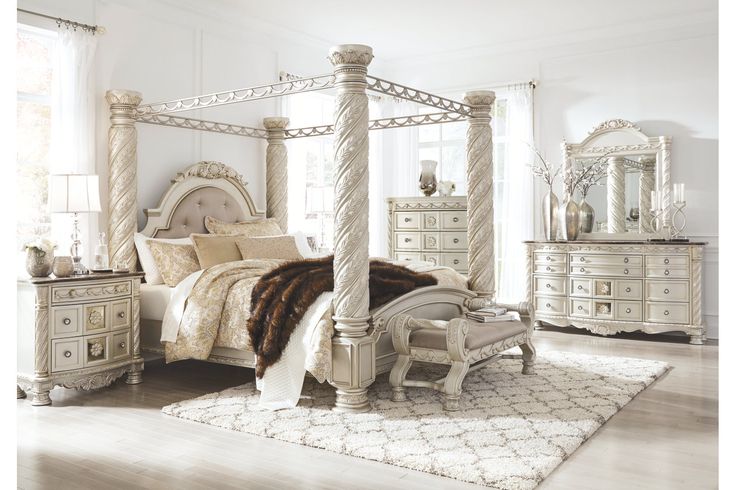 Cassimore King Canopy Bed | Ashley Furniture HomeStore | Canopy .