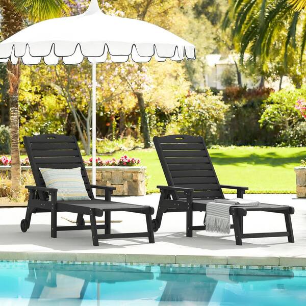 LUE BONA Oversized Plastic Outdoor Chaise Lounge Chair with Wheels .