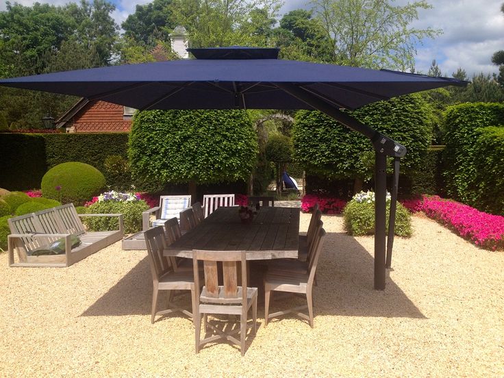 Piazza large variable height side arm cantilever garden parasol .