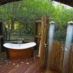 20 Outdoor Shower Designs for the Luxury Home Owner | Outdoor .