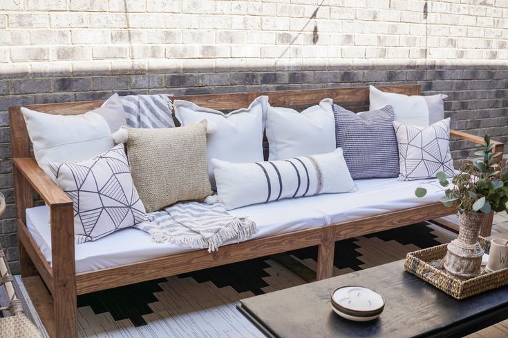 EASY AND AFFORDABLE DIY OUTDOOR SOFA – Stay Home Style | Outdoor .