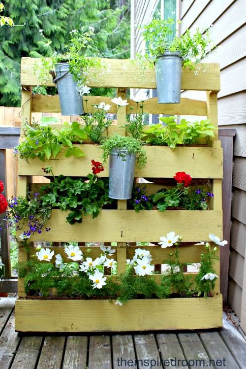Small Space Vertical Garden with Pallet • 1001 Pallets | Small .