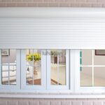 Roller shutter window for indoor/ outdoor bar | Fenster und türen .