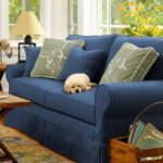 Styling ideas to go with my couches | Blue living room decor .