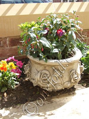 Rose Pot Flower Planter stone garden ornament. | Paisagismo jardim .