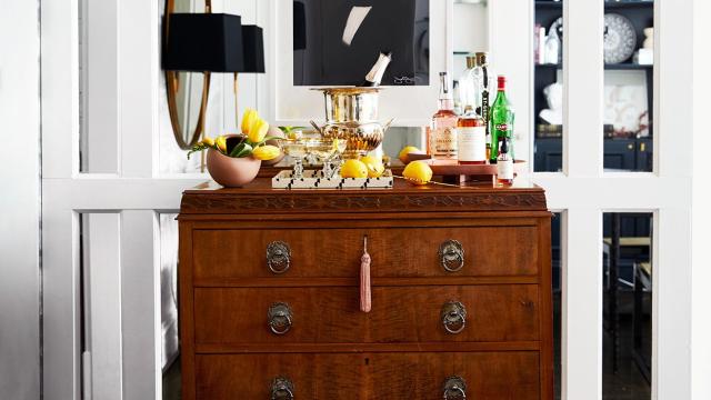 7 Fresh Ways to Decorate with Wood Furniture for a Modern Lo