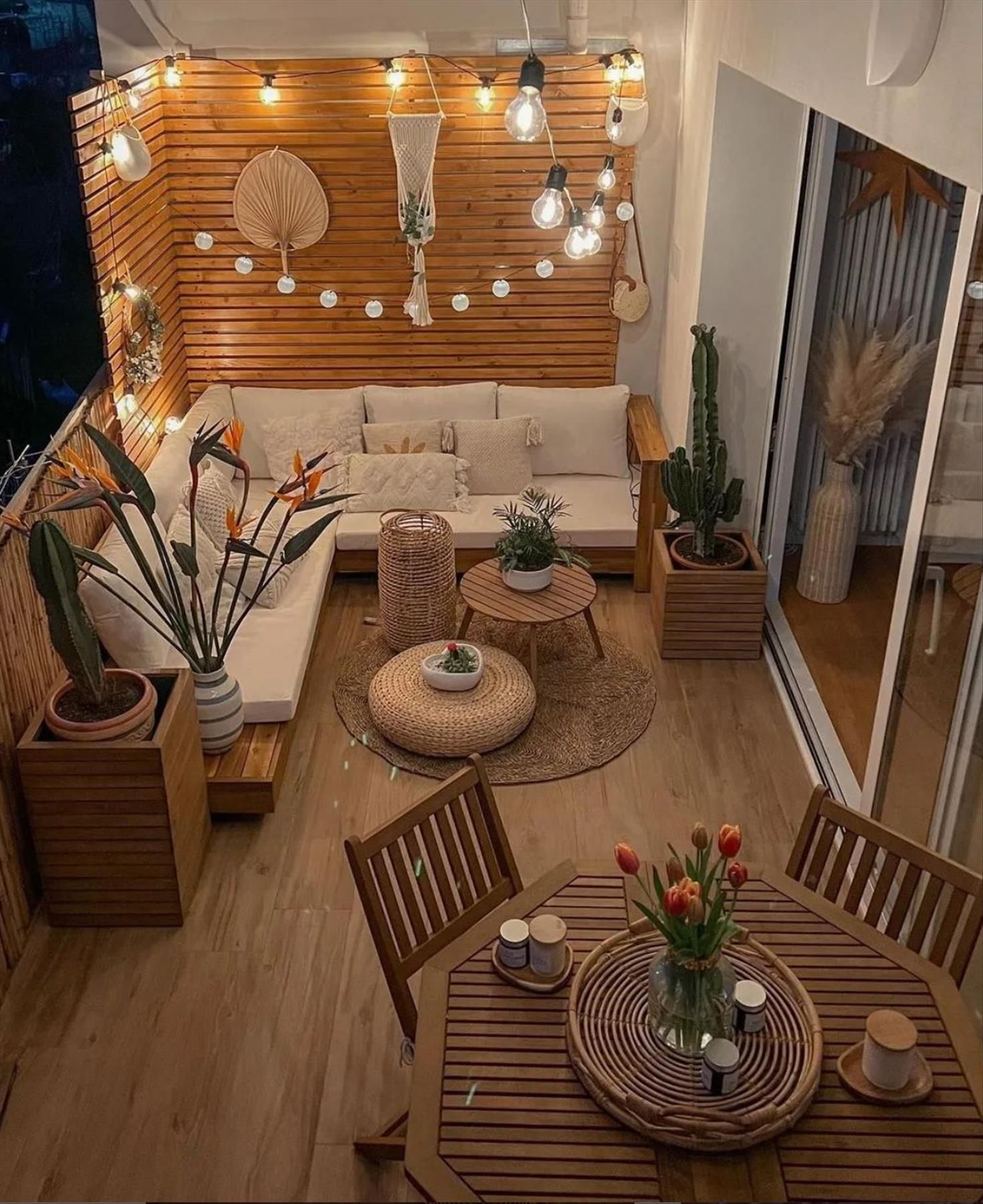 Elegant And Cozy Balcony Furniture