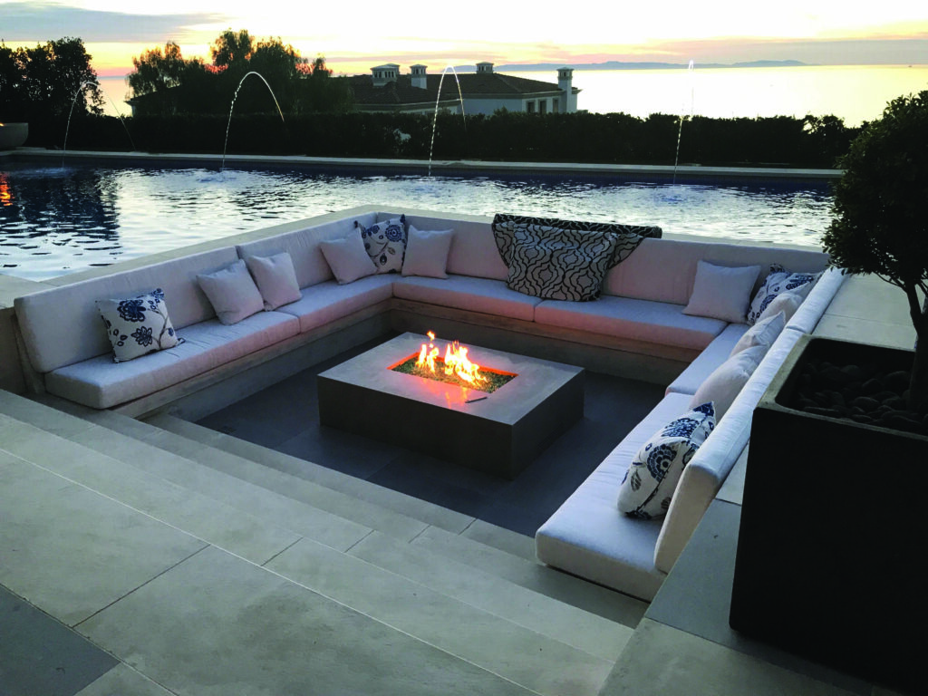 1698569758_Clearance-Outdoor-Furniture.jpg