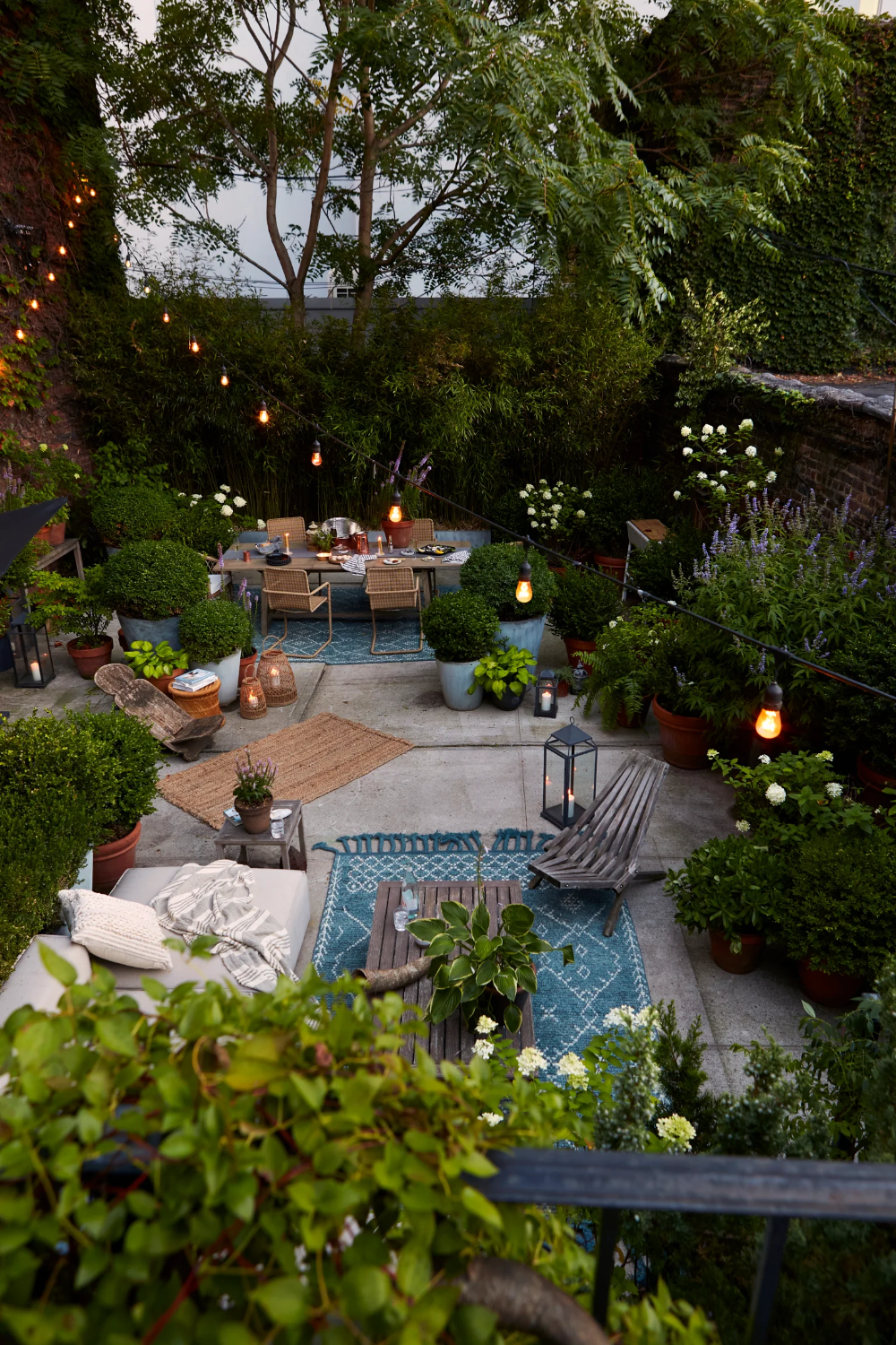 Eye Catching Outdoor Living Spaces