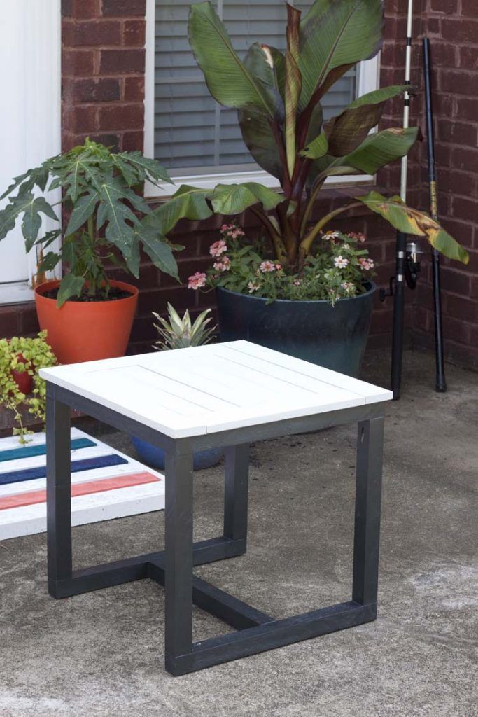 Trendy And Stylish Small Outdoors Tables