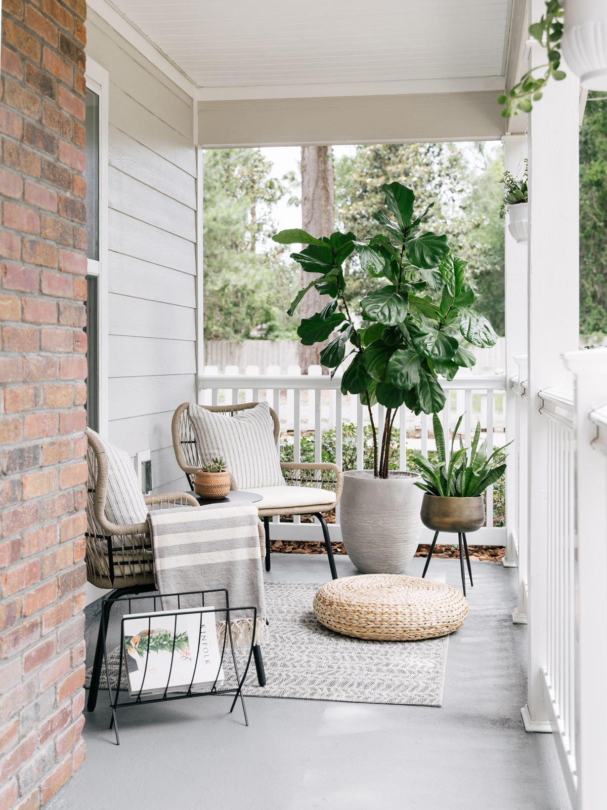 Pretty And Cool Front Porch Furniture