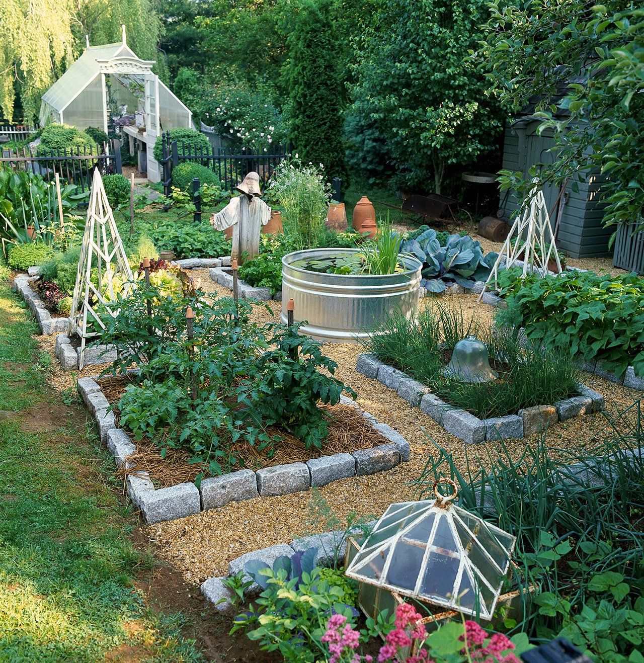 Inspiring And Cozy Backyard Garden
