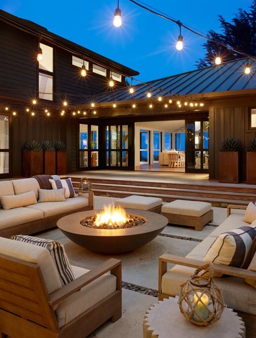 Timeless And Cozy Outdoor Living Room