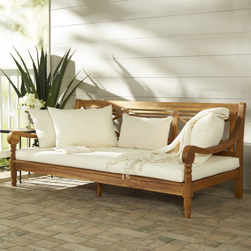 Stylish And Beautiful Outdoor Daybed