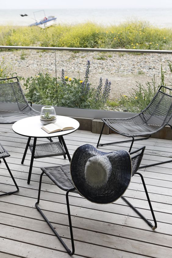 Stylish And Beautiful Outdoor Wicker Chairs