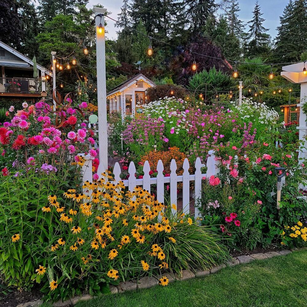 Trendy And Gorgeous Flower Gardens