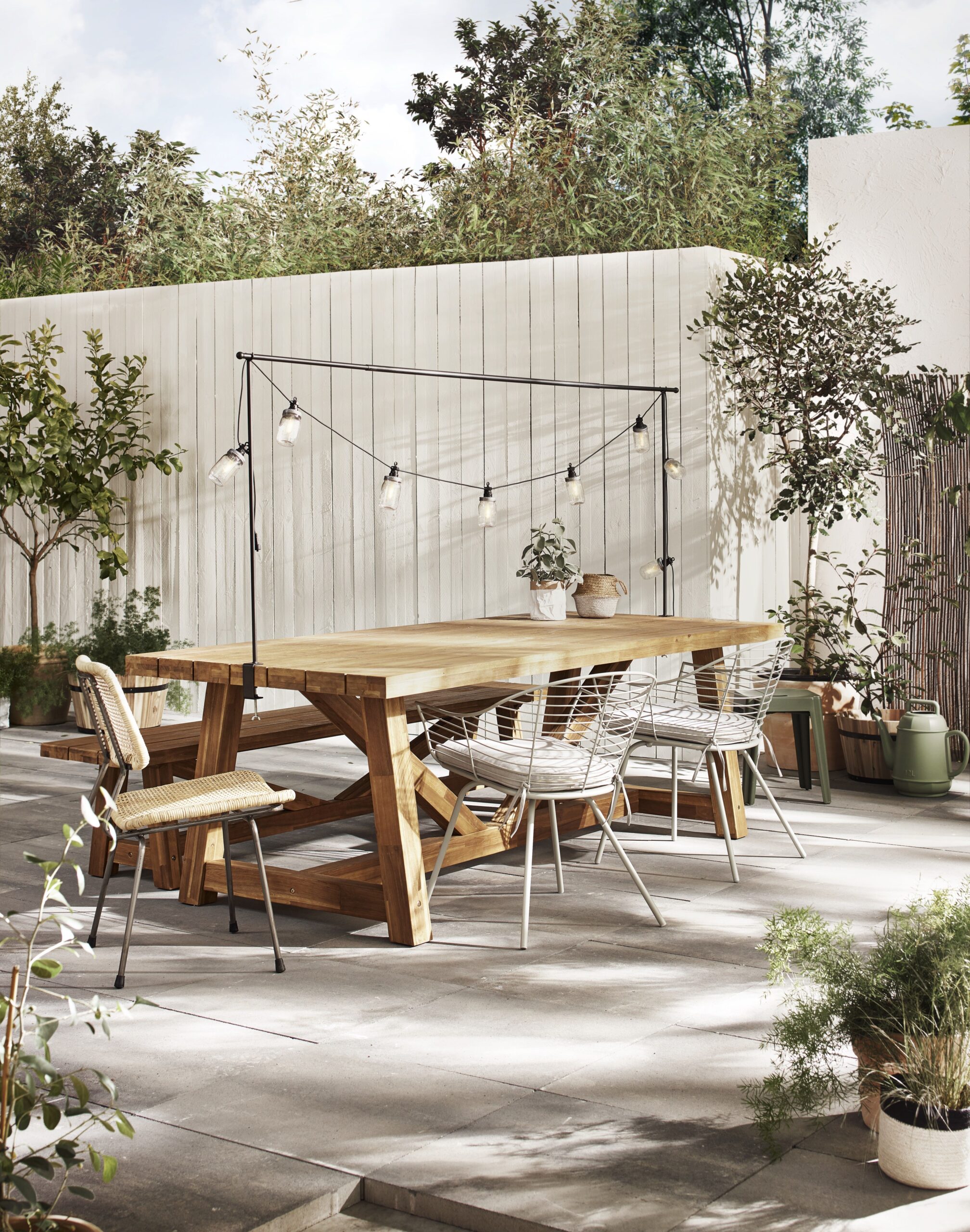 Trendy Garden Table Ideas