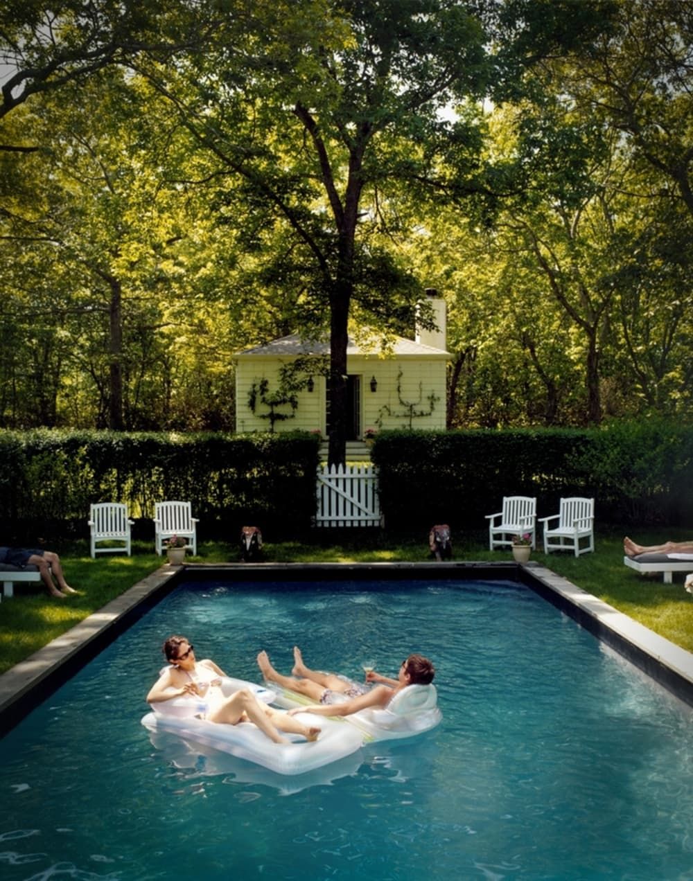 Elegant And Cozy Backyard Pool