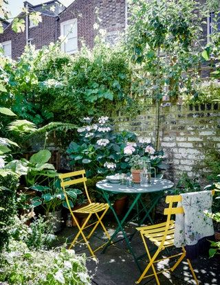 Elegant And Timeless Small Garden Ideas