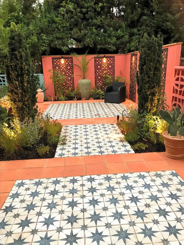 Elegant And Cozy Garden Tiles