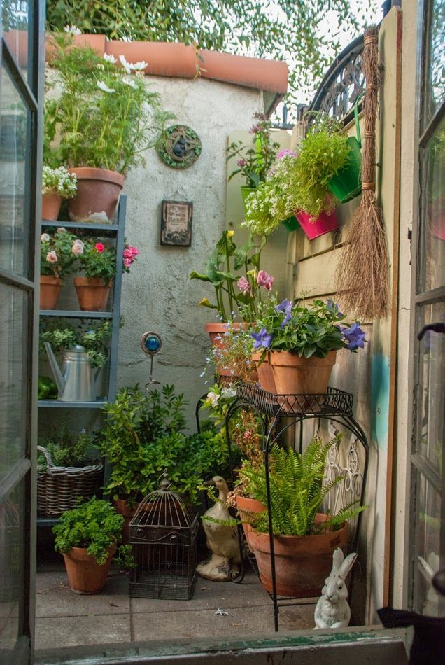 Elegant And Timeless Small Garden Ideas
